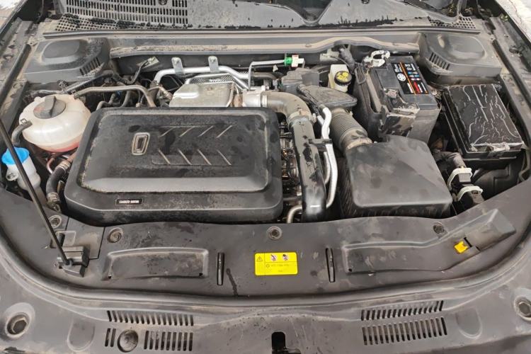 Used Bestune B70 2025 Dragon Edition 1.5T Quality Enjoyment Model Engine Bay