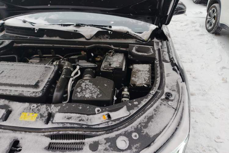 Used Bestune B70 2025 Dragon Edition 1.5T Enjoyment Model Engine Bay Left