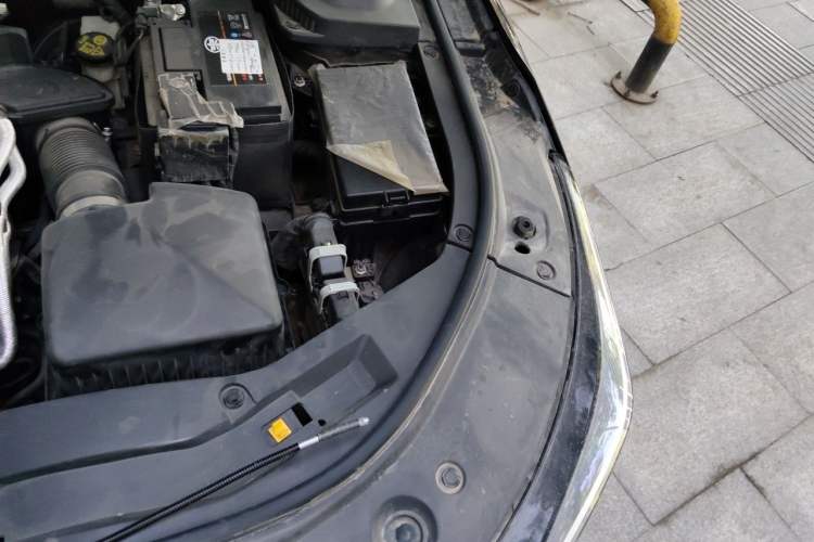 Used Bestune B70 2025 Dragon Edition 1.5T Comfort Model Engine Bay Left