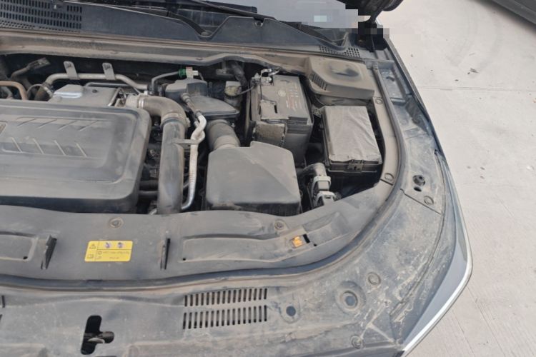 Used Bestune B70 2025 Dragon Edition 1.5T Enjoyment Model Engine Bay Left