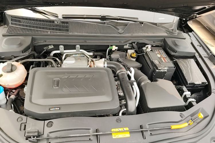 Used Bestune B70 2025 Dragon Edition 1.5T Quality Enjoyment Model Engine Bay