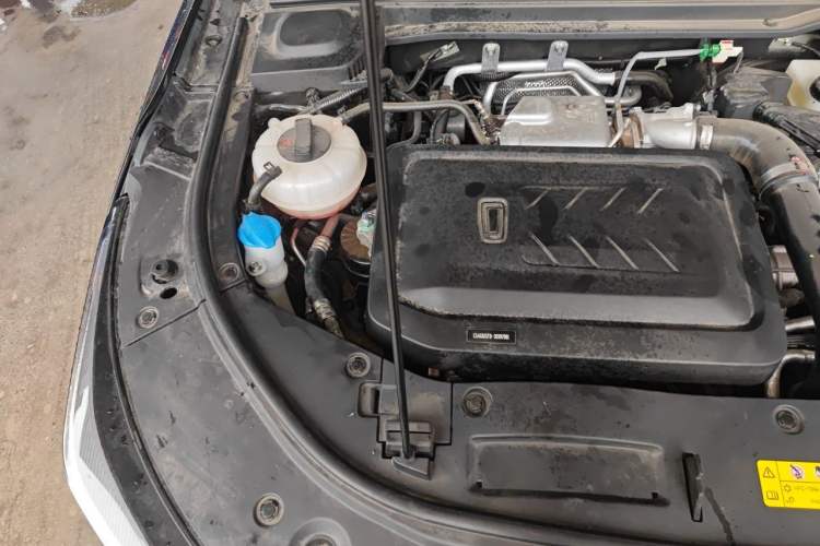 Used Bestune B70 2025 Dragon Edition 1.5T Quality Enjoyment Model Engine Bay Right