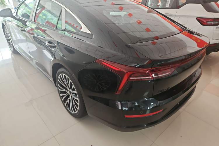 Used Bestune B70 2025 Dragon Edition 1.5T Black Knight Exterior 3