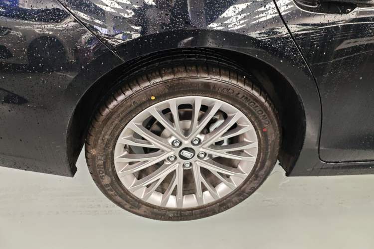 Used Bestune B70 2025 Dragon Edition 1.5T Quality Enjoyment Model Exterior 5