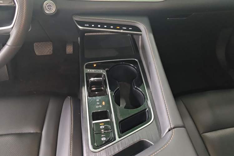 Used Bestune B70 2025 Dragon Edition 1.5T Enjoyment Model Gear Lever