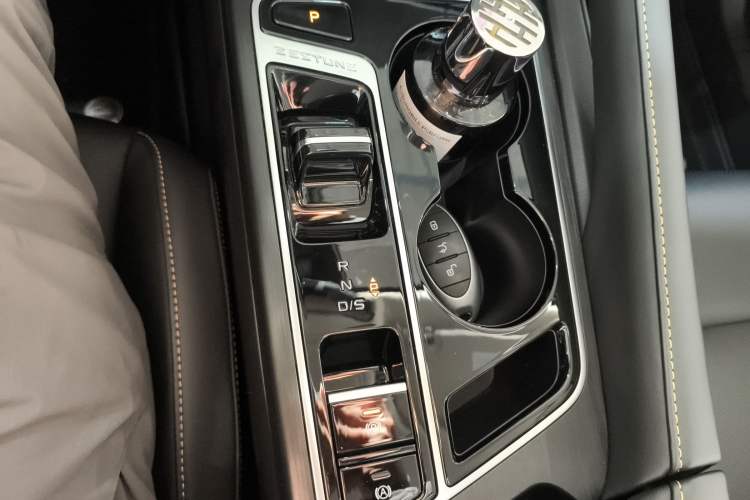 Used Bestune B70 2025 Dragon Edition 1.5T Enjoyment Model Gear Lever
