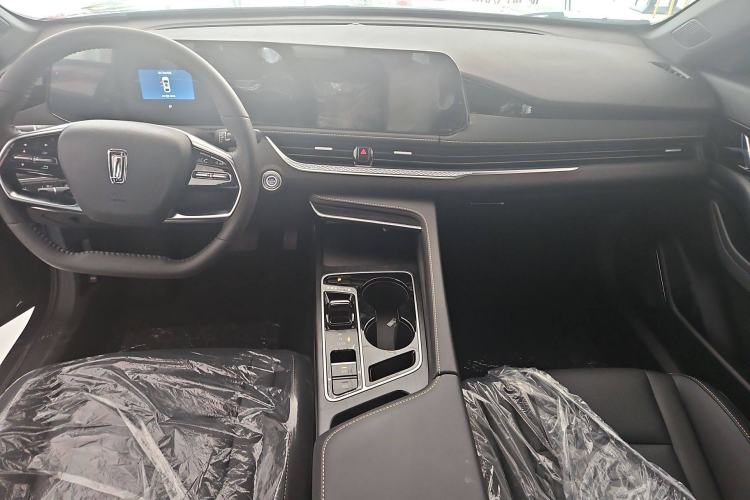 Used Bestune B70 2025 Dragon Edition 1.5T Black Knight Interior 1