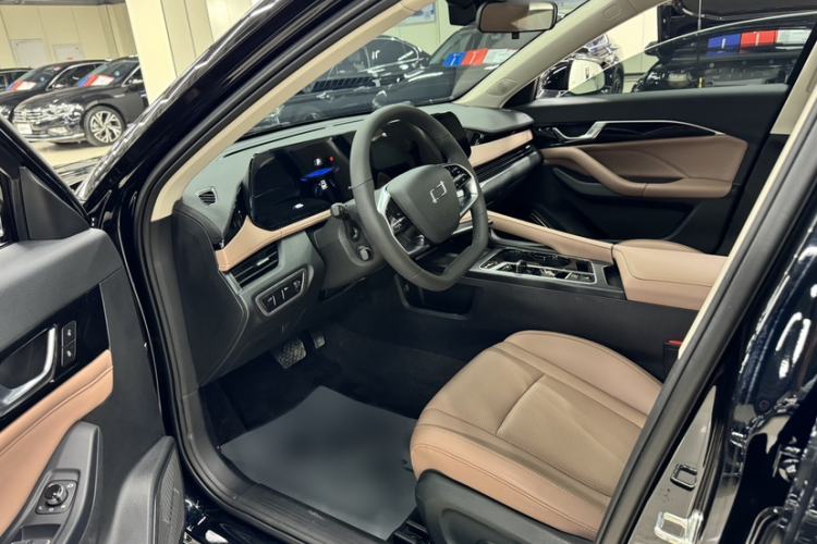 Used Bestune B70 2025 Dragon Edition 1.5T Black Knight Interior 2