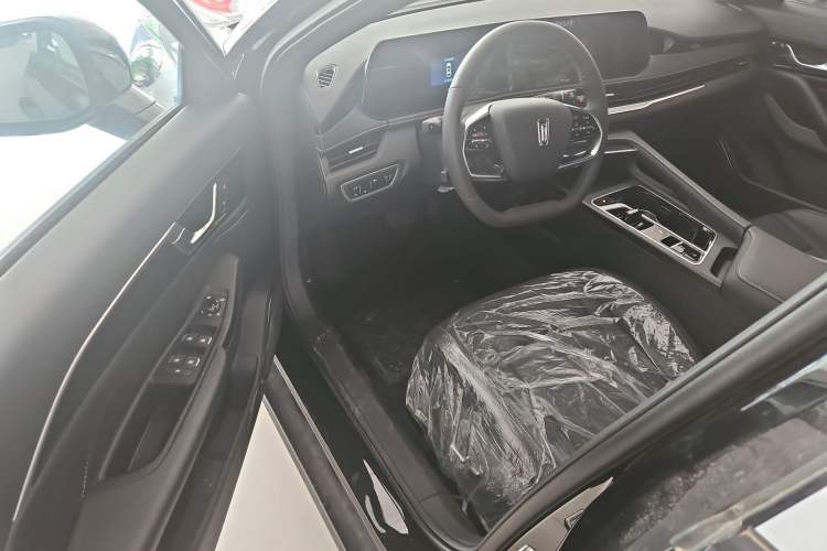 Used Bestune B70 2025 Dragon Edition 1.5T Black Knight Interior 2