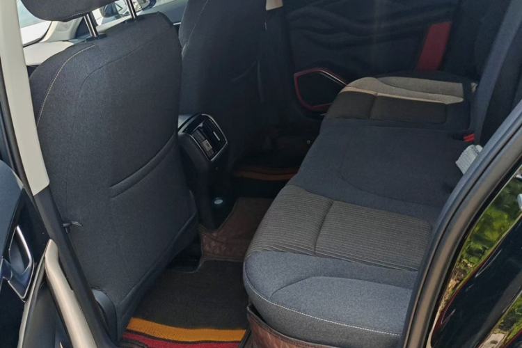 Used Bestune B70 2025 Dragon Edition 1.5T Quality Enjoyment Model Interior 2