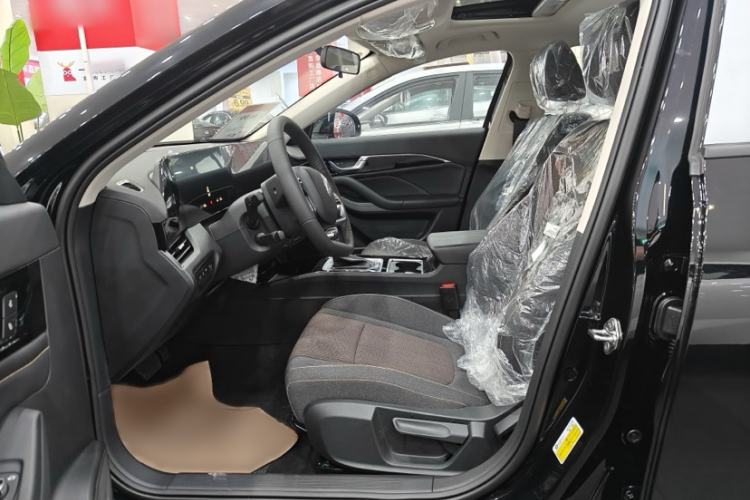 Used Bestune B70 2025 Dragon Edition 1.5T Enjoy Customization Model Interior 2
