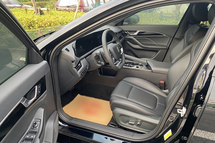 Used Bestune B70 2025 Dragon Edition 1.5T Black Knight Interior 3