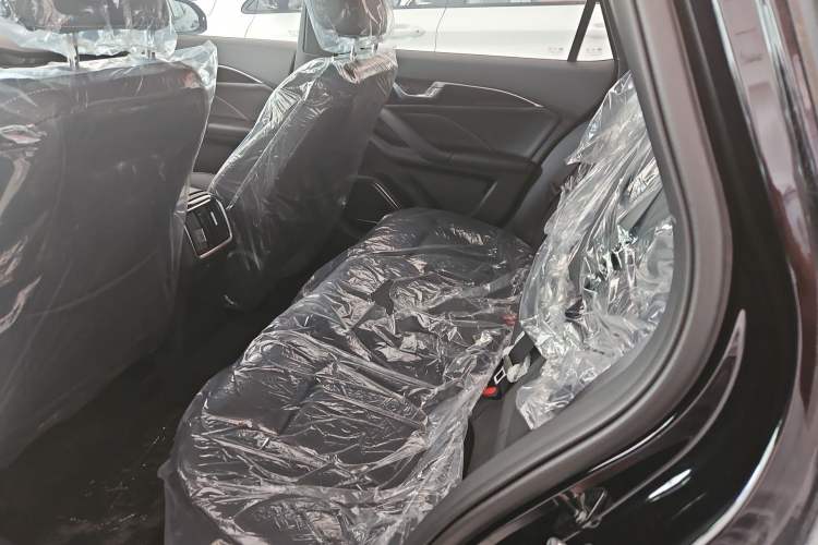 Used Bestune B70 2025 Dragon Edition 1.5T Black Knight Interior 3