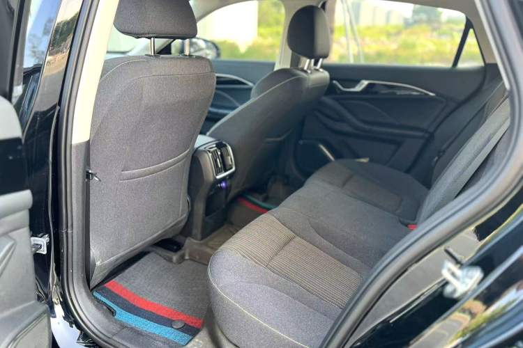 Used Bestune B70 2025 Dragon Edition 1.5T Quality Enjoyment Model Interior 3