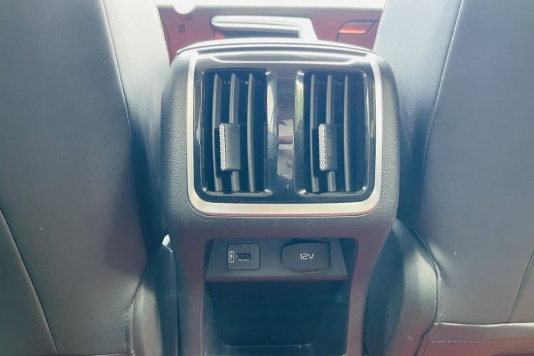 Used Bestune B70 2025 Dragon Edition 1.5T Enjoyment Model Interior 9