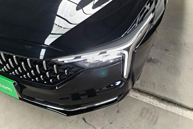 Used Bestune B70 2025 Dragon Edition 1.5T Quality Enjoyment Model Left Front Headlight