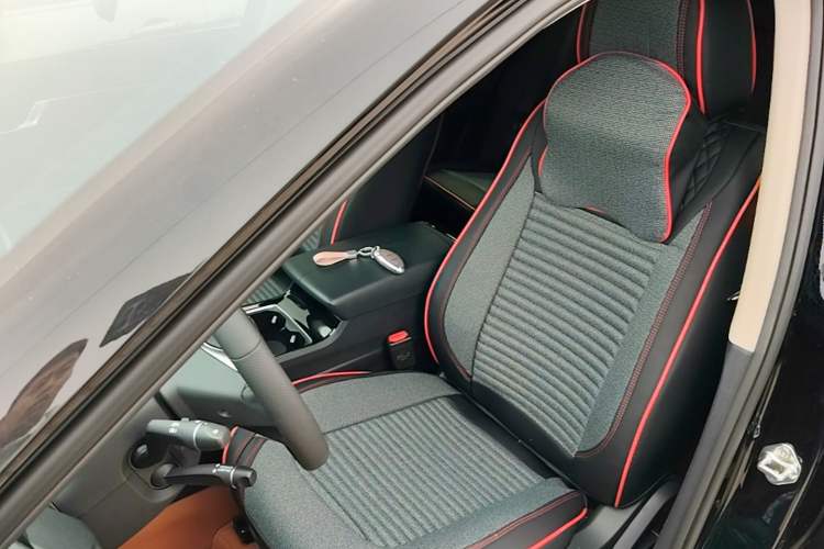 Used Bestune B70 2025 Dragon Edition 1.5T Quality Enjoyment Model Left Front Seat