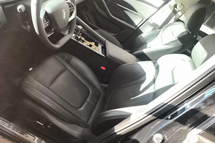 Used Bestune B70 2025 Dragon Edition 1.5T Enjoyment Model Left Front Seat