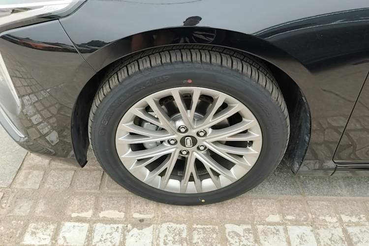 Used Bestune B70 2025 Dragon Edition 1.5T Quality Enjoyment Model Left Front Wheel Hub