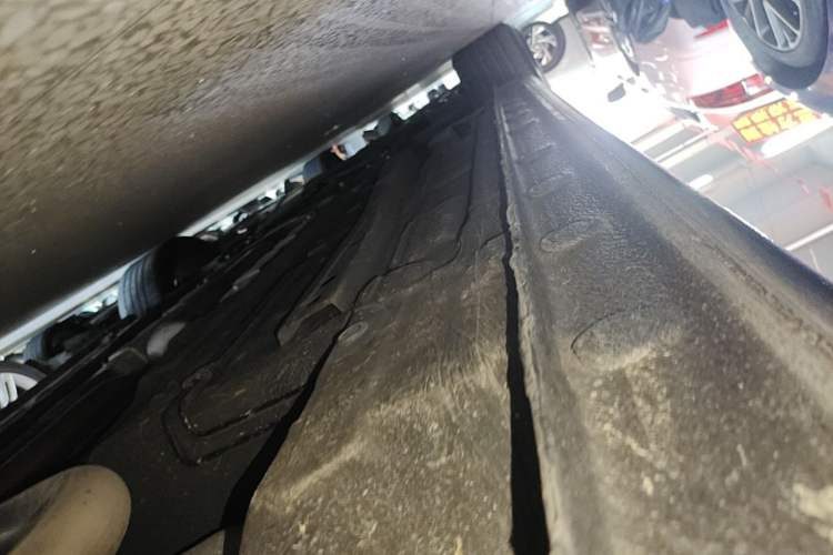 Used Bestune B70 2025 Dragon Edition 1.5T Quality Enjoyment Model Left Side Sill