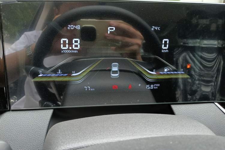 Used Bestune B70 2025 Dragon Edition 1.5T Quality Enjoyment Model Odometer Close Up