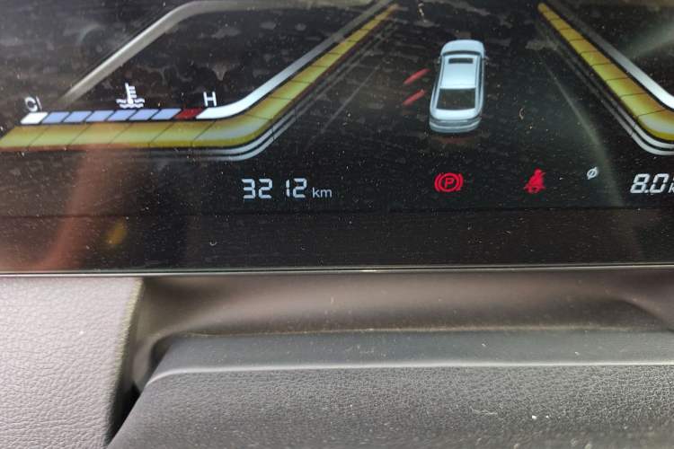 Used Bestune B70 2025 Dragon Edition 1.5T Quality Enjoyment Model Odometer Close Up