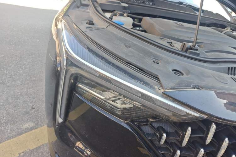 Used Bestune B70 2025 Dragon Edition 1.5T Quality Enjoyment Model Right Front Headlight