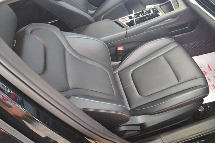 Used Bestune B70 2025 Dragon Edition 1.5T Black Knight Right Front Seat