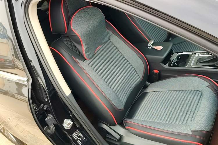 Used Bestune B70 2025 Dragon Edition 1.5T Quality Enjoyment Model Right Front Seat