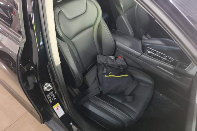 Used Bestune B70 2025 Dragon Edition 1.5T Enjoyment Model Right Front Seat