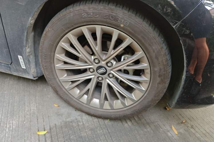 Used Bestune B70 2025 Dragon Edition 1.5T Quality Enjoyment Model Right Front Wheel Hub