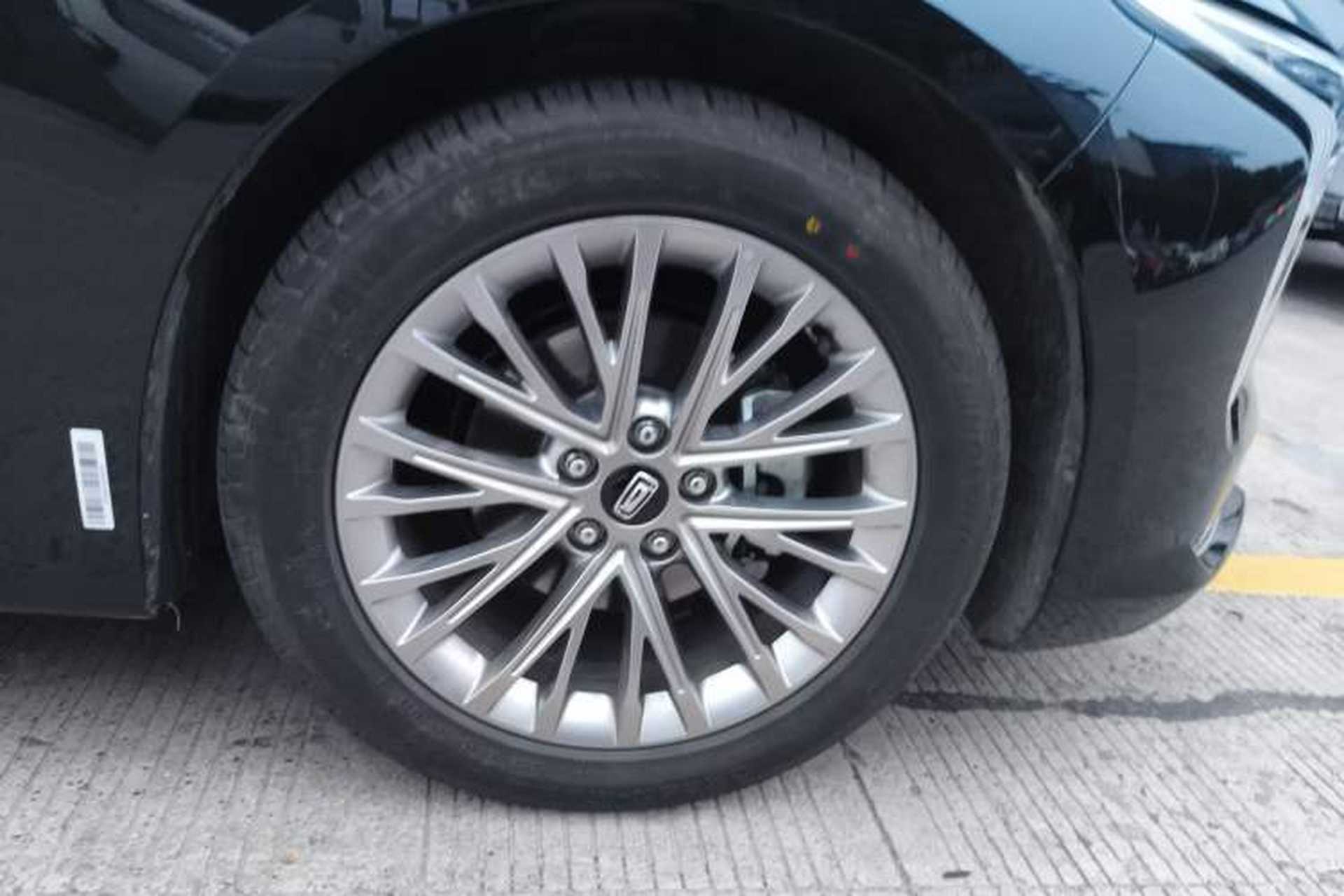 Used Bestune B70 2025 Dragon Edition 1.5T Quality Enjoyment Model Right Front Wheel Hub