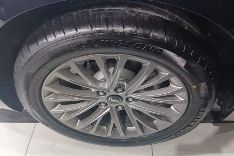 Used Bestune B70 2025 Dragon Edition 1.5T Quality Enjoyment Model Right Rear Wheel Hub