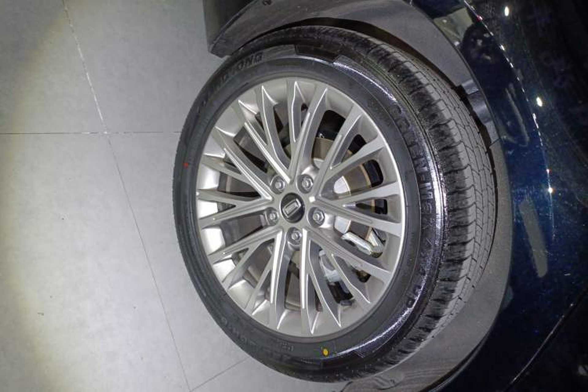 Used Bestune B70 2025 Dragon Edition 1.5T Quality Enjoyment Model Right Rear Wheel Hub
