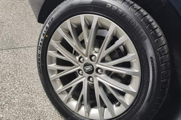 Used Bestune B70 2025 Dragon Edition 1.5T Quality Enjoyment Model Right Rear Wheel Hub