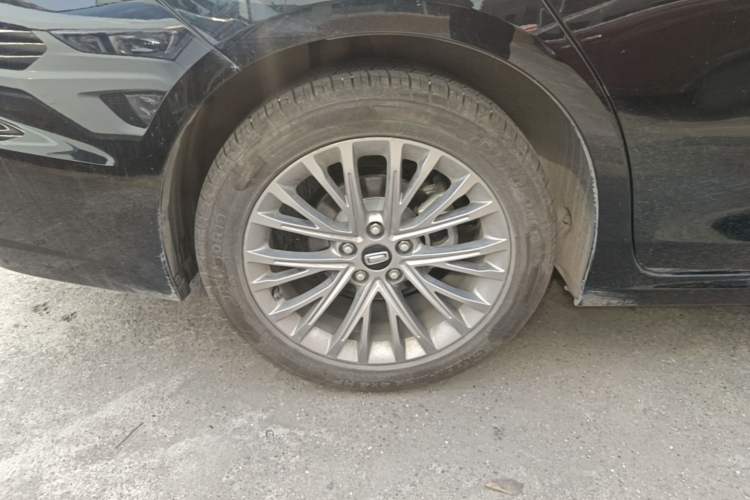 Used Bestune B70 2025 Dragon Edition 1.5T Quality Enjoyment Model Right Rear Wheel Hub