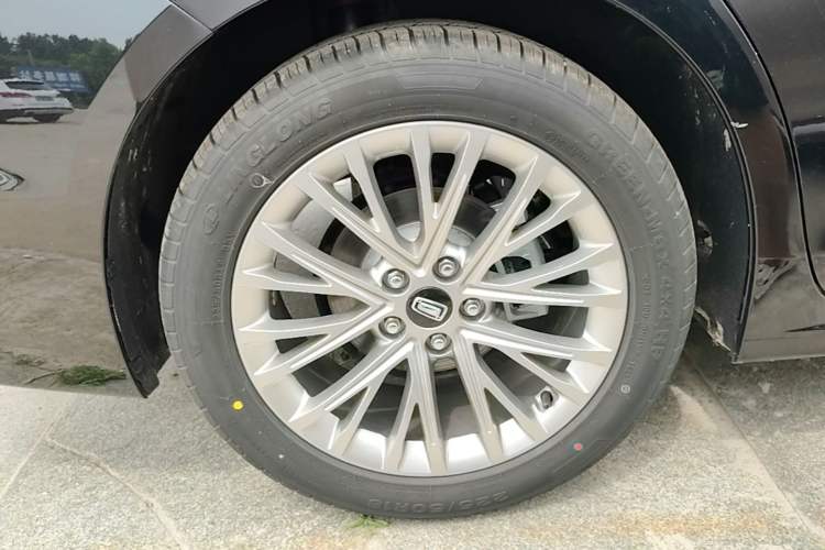 Used Bestune B70 2025 Dragon Edition 1.5T Quality Enjoyment Model Right Rear Wheel Hub