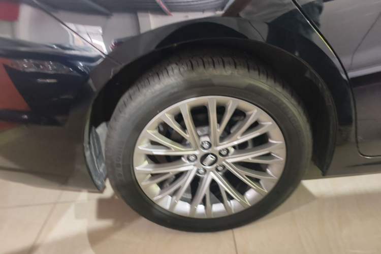 Used Bestune B70 2025 Dragon Edition 1.5T Enjoyment Model Right Rear Wheel Hub