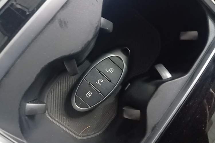 Used Bestune B70 2025 Dragon Edition 1.5T Quality Enjoyment Model Vehicle Key
