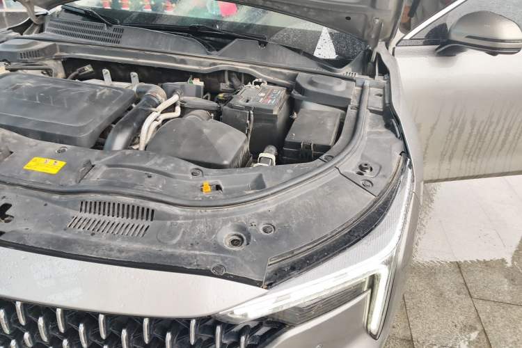 Used Bestune B70 2025 Dragon Edition 1.5T Comfort Model Engine Bay Left