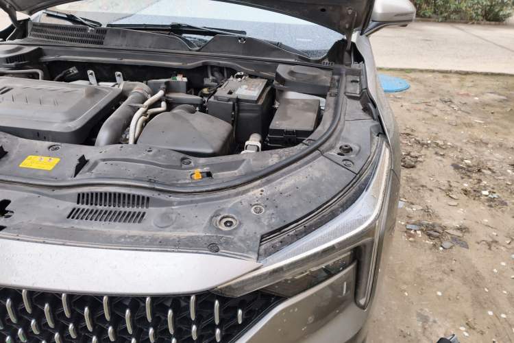 Used Bestune B70 2025 Dragon Edition 1.5T Comfort Model Engine Bay Left