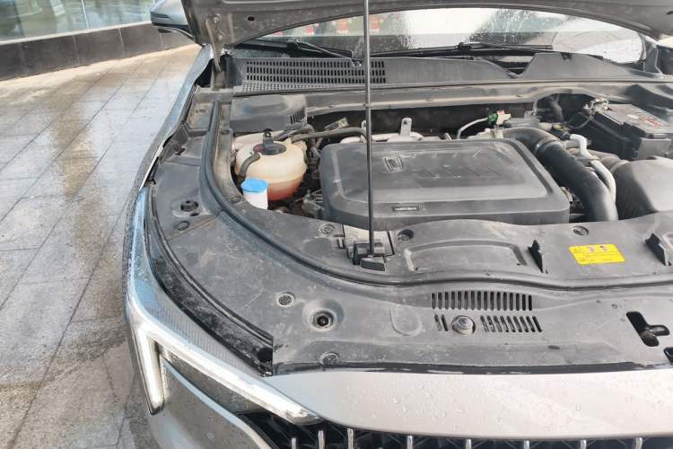 Used Bestune B70 2025 Dragon Edition 1.5T Comfort Model Engine Bay Right