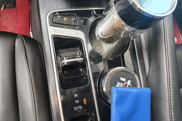 Used Bestune B70 2025 Dragon Edition 1.5T Comfort Model Gear Lever