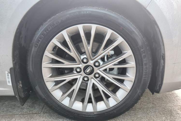 Used Bestune B70 2025 Dragon Edition 1.5T Comfort Model Right Front Wheel Hub