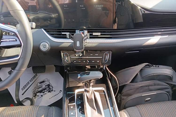 Used Bestune B70 2025 Dragon Edition 1.5T Quality Enjoyment Model Audio And AC Panel