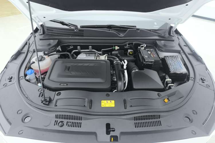 Used Bestune B70 2025 Dragon Edition 1.5T Enjoyment Model Engine Bay