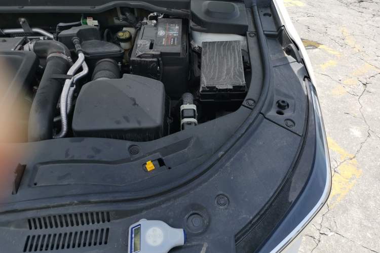 Used Bestune B70 2025 Dragon Edition 1.5T Enjoyment Model Engine Bay Left