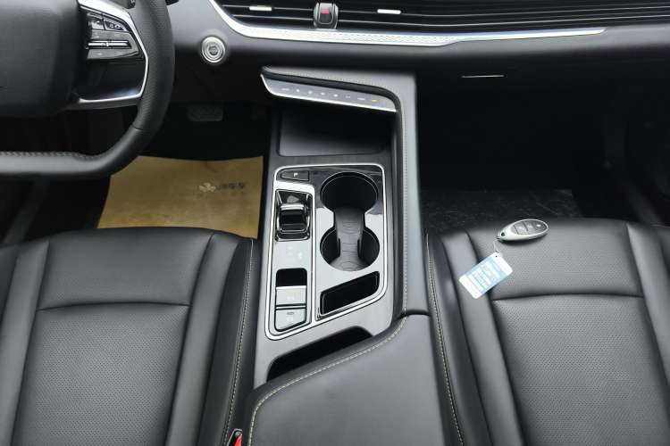 Used Bestune B70 2025 Dragon Edition 1.5T Enjoyment Model Gear Lever