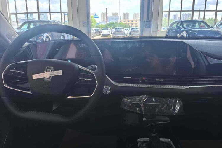 Used Bestune B70 2025 Dragon Edition 1.5T Enjoy Customization Model Interior 1