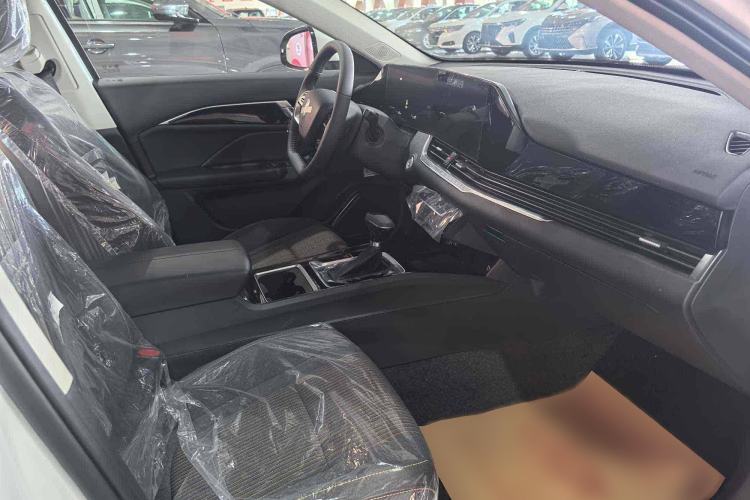 Used Bestune B70 2025 Dragon Edition 1.5T Enjoy Customization Model Interior 9